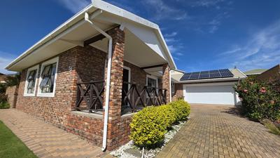 House For Sale in Fraaiuitsig, Klein Brak Rivier